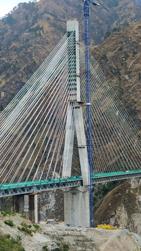 अंजी खड्ड में देश का पहला केबल ब्रिज
