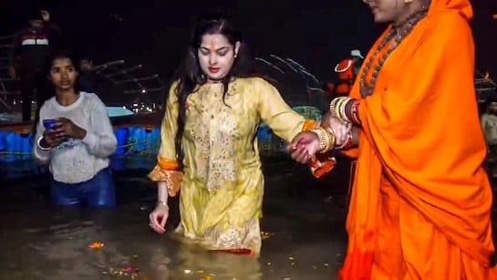 MahaKumbh 2025 में Mamta Kulkarni का संन्यास ग्रहण: किन्नर अखाड़े की महामंडलेश्वर के रूप में दीक्षा