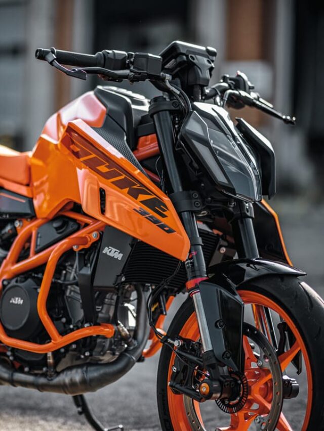 College students having fun! KTM Duke 390 for students, sport bike for just ₹30,000!