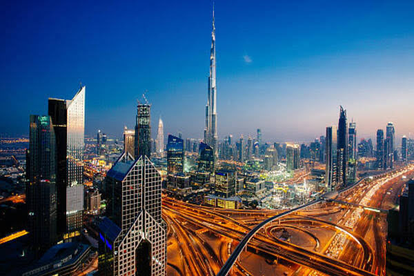 Dubai Salary Guide 2025: Expected Monthly Salaries for Top Jobs