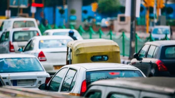 Delhi Police Seizing Old Vehicles