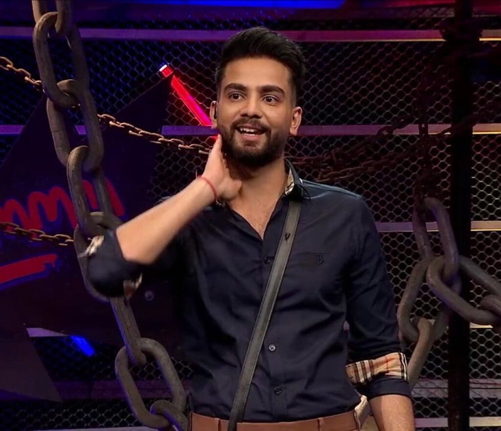 Bigg Boss 19 Live
